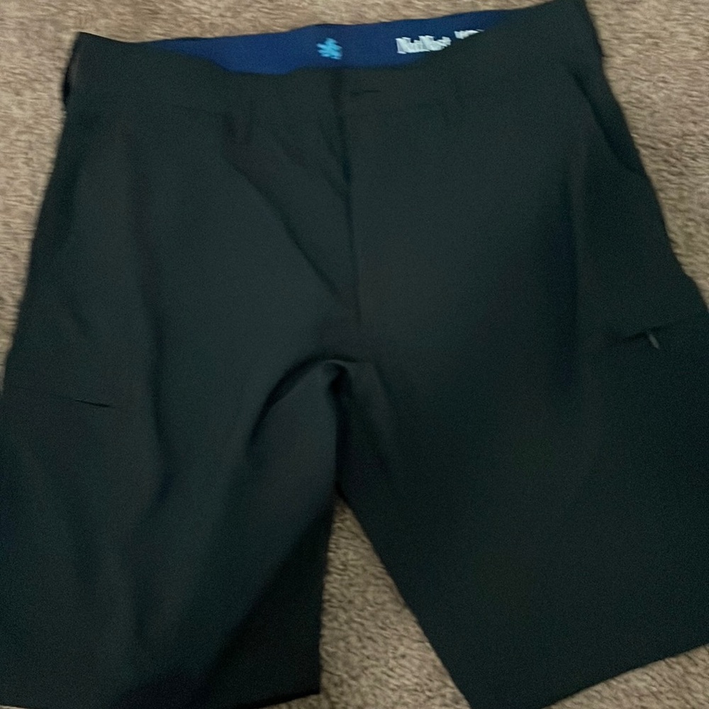 Black mens golf shorts worn 1 time